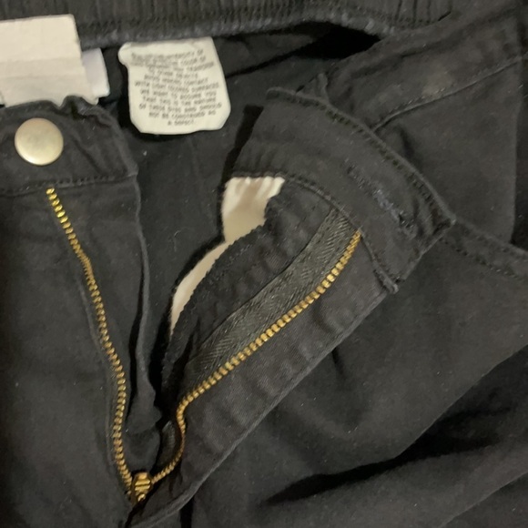 Denim & Co black jeans zipper with stretch back. Excellent Condition petite 2x. - Picture 7 of 7